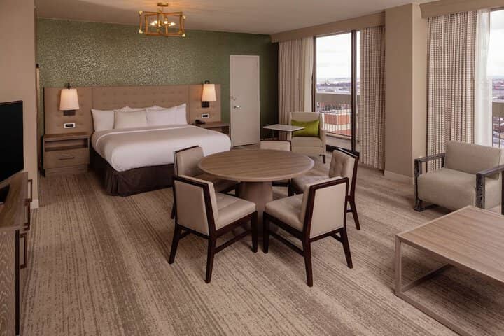 Room 10 of 87
