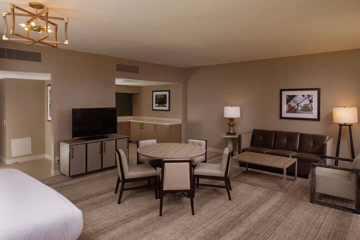 Room 21 of 87