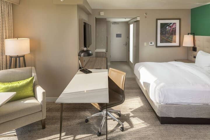 Room 18 of 87